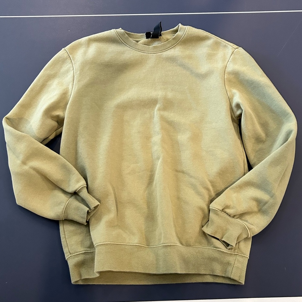 H&M men’s olive green sweatshirt size small